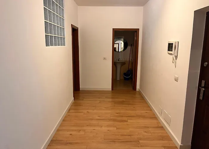 Shining Apartments
